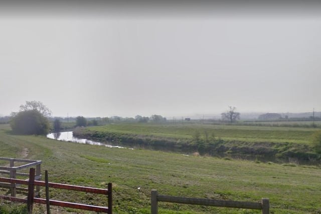 Adwick to Mexborough along the River Dearne is another 6.1 kilometer loop trail near Doncaster.