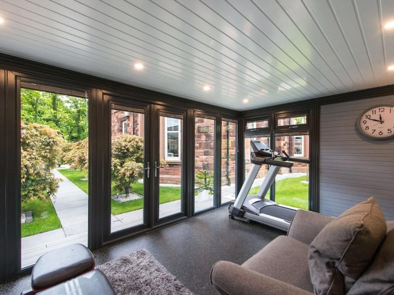 Garden room.