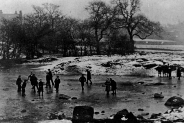 Ice Skating at Crosspool in 1904. Ref no: s00502