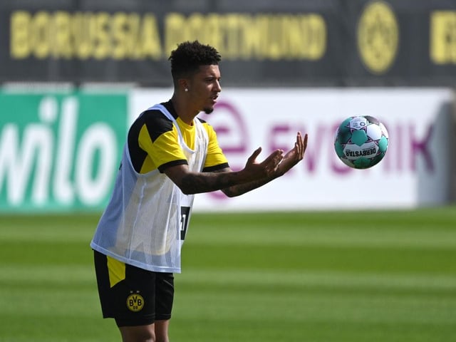 Manchester United will be forced to pay £108m upfront if they want Jadon Sancho. The England star is reportedly the club’s No.1 target. Borussia Dortmund are playing hardball and refusing to budge from their transfer stance. (Express)
