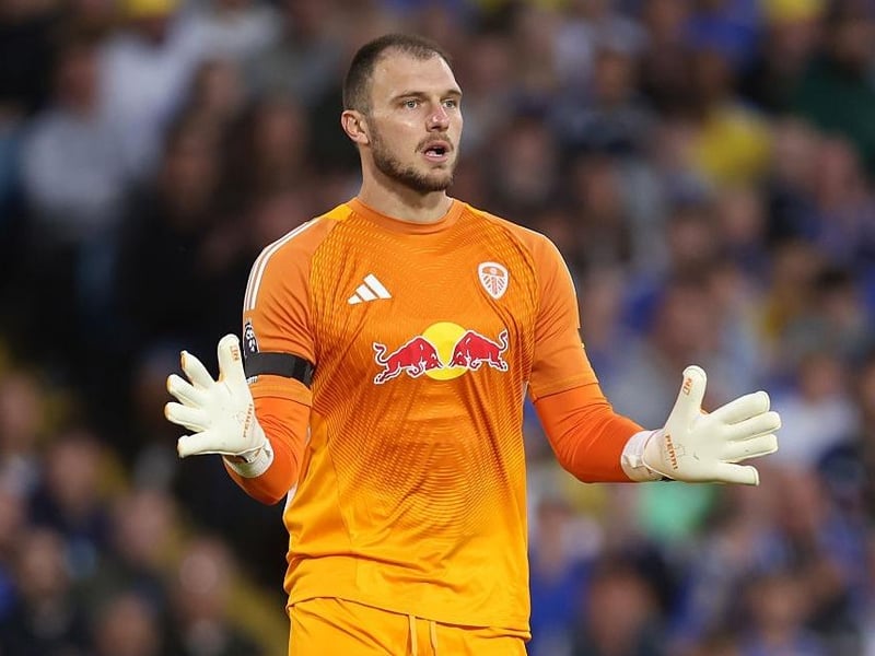 Undoubted first-choice when fit, even after a shaky start. Made a lot of good saves against Brighton.