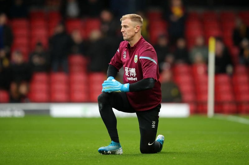 Burnley goalkeeper Joe Hart would jump at the chance to sign for Leeds United and would be willing to take a pay cut to move to Elland Road. (Football Insider)