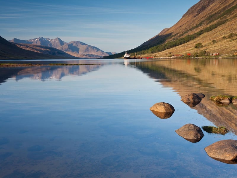Loch Etive featured in the scene where Harry, Ron and Hermione escape from the bank of Gringotts on the back of a dragon after taking the Cup of Helga Hufflepuff. They land in this loch when they leap off the flying beast.