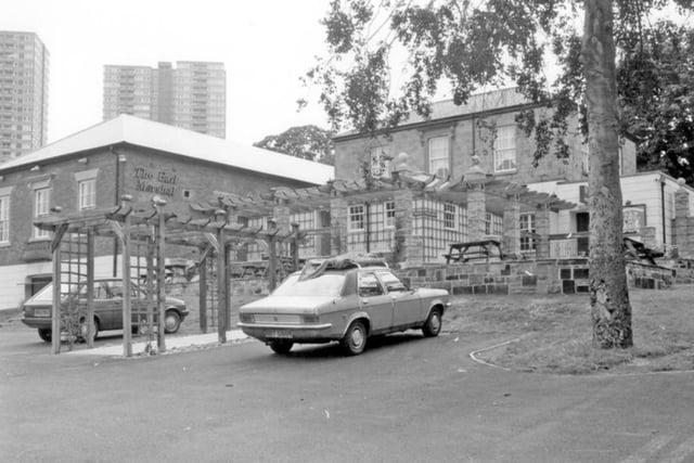 The Earl Marshall pub, which was formerly Midhill House and Midhill Working Men's Club and Institute, on East Bank Road, Sheffield, in 1986