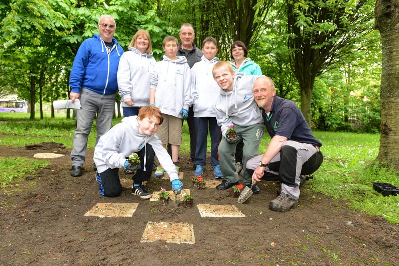 Groundwork staff and children from Epinay School plant flowers as part of a clean up 6 years ago. Can you tell us more?