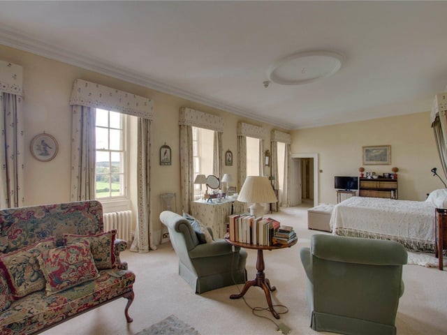 Principal bedroom.