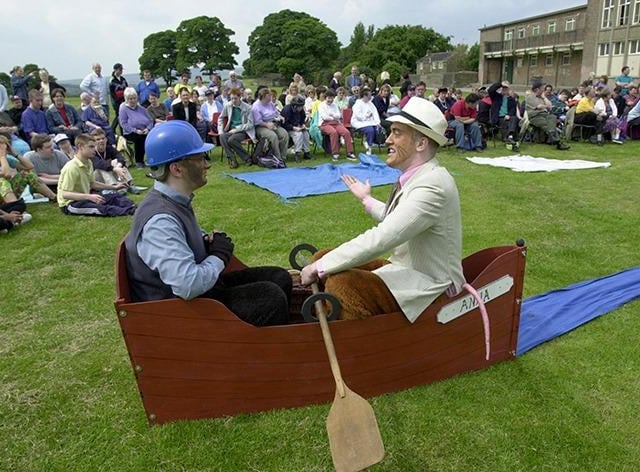 Colin Reith (left) as Mole and Alastair Reith as Ratty in the Livewire Theatre Company's production of Wind in the Willows at Graves Park, June 13, 2001