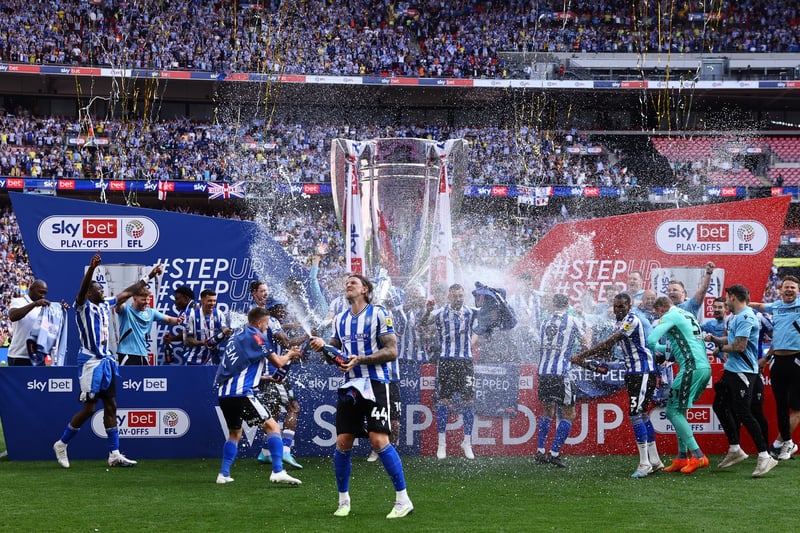 London, England, 29th May 2023.  Sheffield Wednesday squad celebrate the win during the Sky Bet League 1 match at Wembley Stadium, London.   David Klein / Sportimage