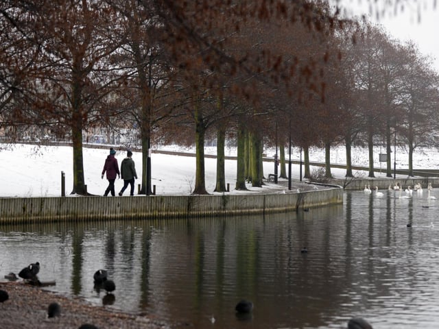 A blanket of snow at Lakeside.