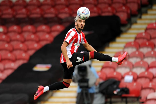 Leeds United have been tipped to join the race for Brentford sensation Said Benrahma, with the Bees likely to sell their Algerian sensation for big money if they can't secure promotion. (The Athletic)