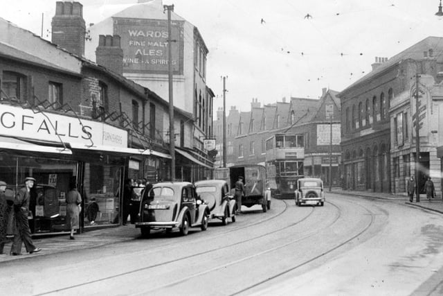 London Road between Hill Street and John Street in the 1950s