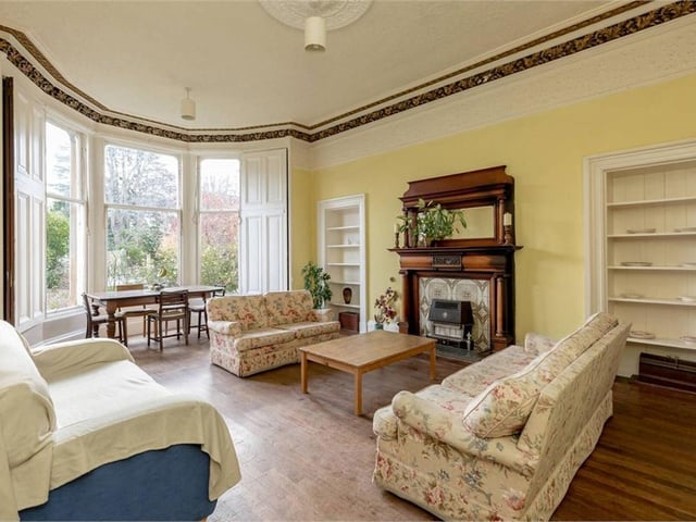 Sitting room.