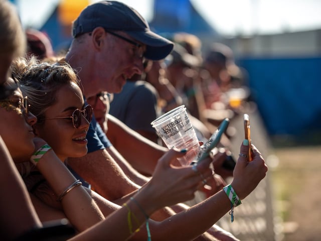 The crowd waiting for Razorlight on the Common Stage. Picture: (250819-050)