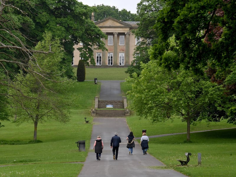 End your day exploring Roundhay Park with a refreshing drink at the Roundhay Fox. There is plenty for families to enjoy at the park - and this spot on the edge of the popular attraction is always a hit, especially on a warmer autumn day.