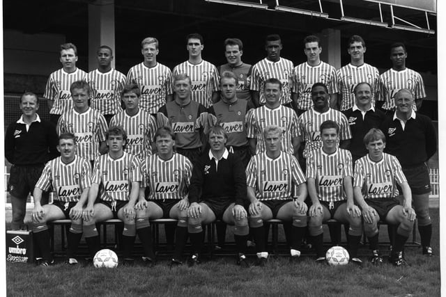 The United squad pictured ahead of the 1988-89 season.