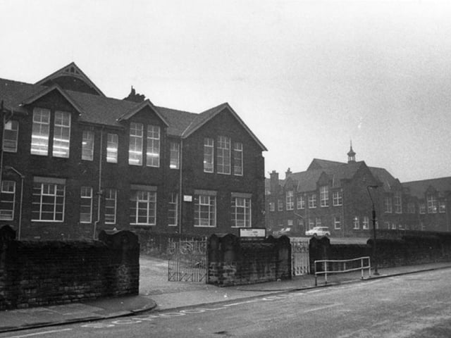Earl Marshal School (formerly Owler Lane Secondary School) and Owler Lane Infant School (formerly Owler Lane County School), on Owler Lane, Sheffield, in February 1975.