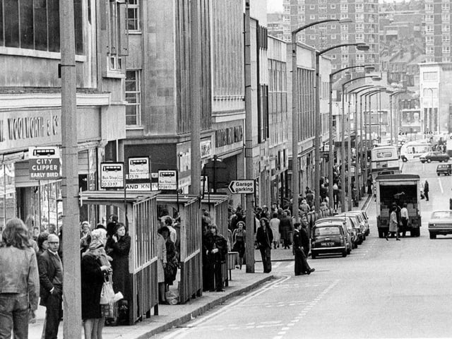 Shoppers queue for buses on The Moor, Sheffield, on May 21, 1976