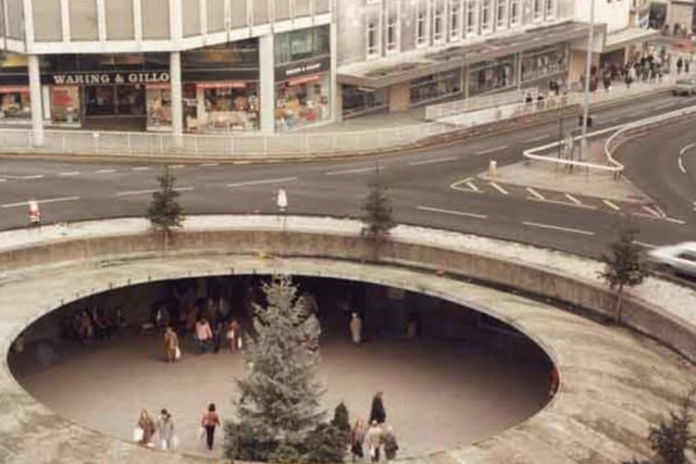 Sheffield's Hole in the Road pictured in 1984, with Waring and Gillow (former premises of Peter Robinsons Ltd) in the background