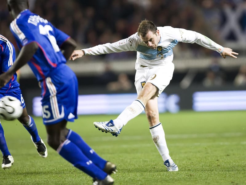 Pick it out Landreau! James McFadden rifled an unstoppable shot home to give Scotland a shock win at the Parc des Princes.