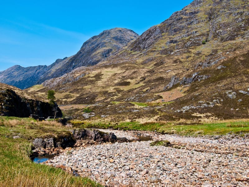 On 13 February 1692 around 120 men from the Earl of Argyll’s regiment, led by Captain Robert Campbell of Glenlyon, were ordered to destroy the MacDonald Clan who had hosted them for the previous two weeks. The attackers went up and down the glen killing anyone under the age of 70. Today, there are a number of sites to visit, including the Glencoe Visitor Centre that has a 10-minute film about the massacre narrated by Game of Thrones actor Rory McCann, the Inverigan ruins where several MacDonalds were killed, and the memorial and folk museum in Glencoe village.