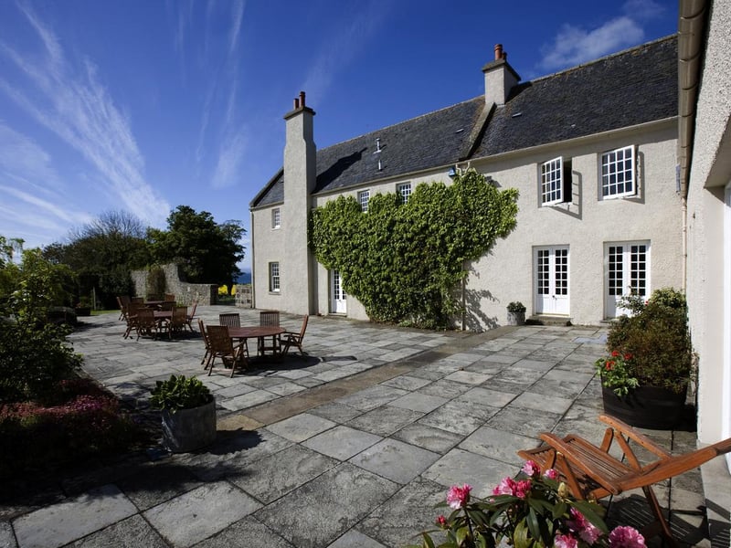 The Glenmorangie House is set in Tain, 25 miles north of Inverness on the north east coast of Scotland, and features a garden, a terrace and its own private beach. As the name suggests, the famous Glenmorangie Distillery is just up the road.