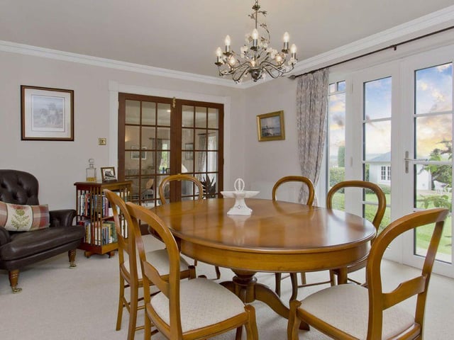 Dining room.