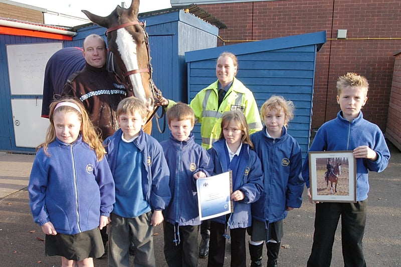 Nottinghamshire Police horse Lionheart pays a visit to Lakeview Primary School at Rainworth