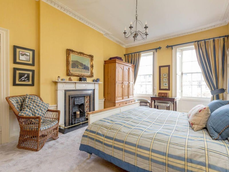 Principal bedroom.
