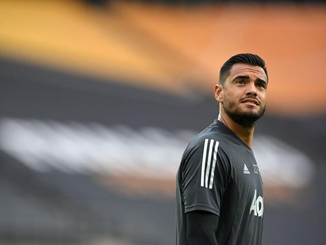 Sergio Romero wants Manchester United to release him from his contract by the end of the month - and is keen on a move to the MLS. (The Sun)