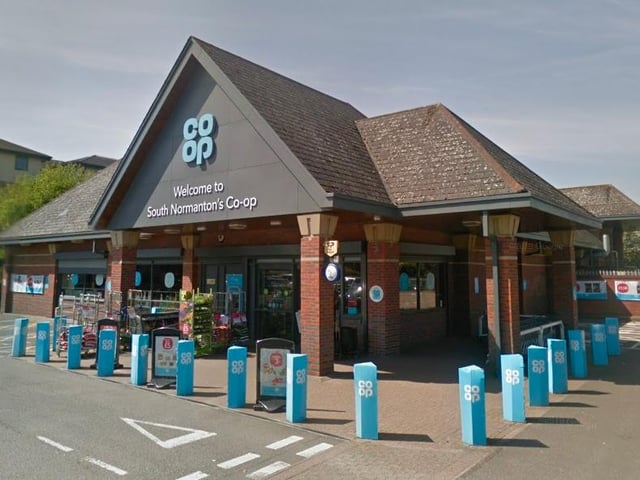 Christmas Eve, 7am-6pm; Christmas Day, closed; Boxing Day, 10am-4pm.