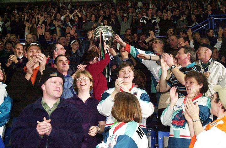 Sheffield Steelers v Nottingham Panthers at Sheffield Arena. Our picture shows Steelers fans with the B&H Cup, on February 17, 2001