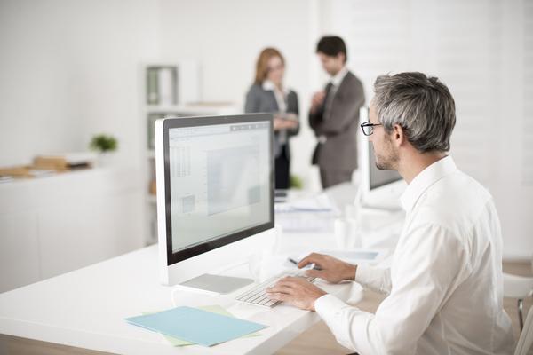 Average salary: 69,992 GBP