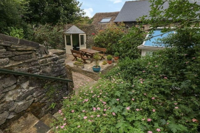 This tranquil location offers three reasonably sized bedrooms and a picture-esque garden and patio. It also allows up to two pets - so long as they're well behaved!