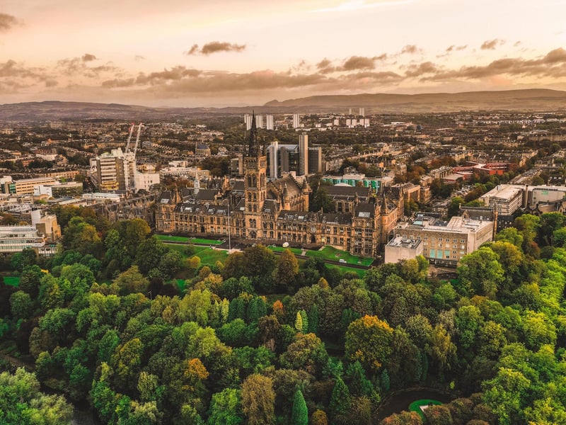 Glasgow takes the seventh spot on the list. 
Cost of living: 4/5
Nights out: 4/5
Transport: 4/5
Eating out: 4/5
Shopping: 4/5