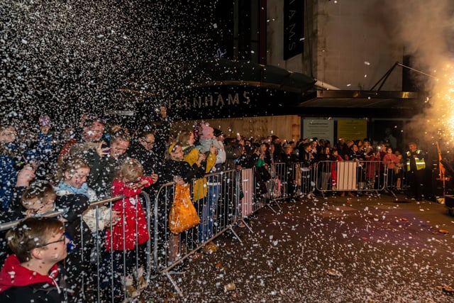 The confetti canon which covers the crowd. Picture: Mike Cooter (181121)
