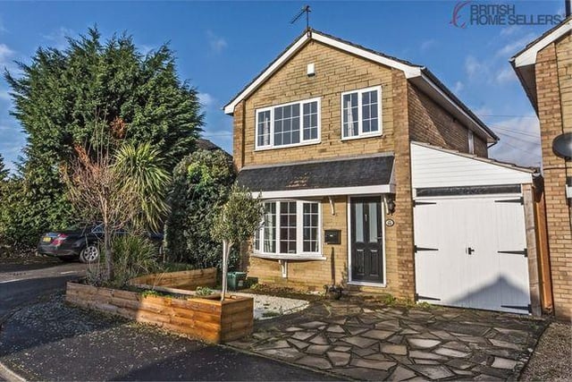 This three bedroom house has been viewed 1394 times in last 30 days. Marketed by British Homesellers.