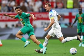 Iliman Ndiaye of Senegal and Harry Kane of England during the World Cup clash at Al Bayt Stadium: David Klein / Sportimage