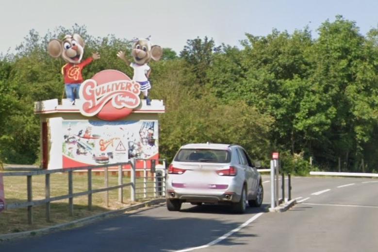 Gulliver’s Valley is the ultimate destination for those celebrating with children. They host their primary spectacular fireworks display early at 10:00 PM, allowing families to celebrate without the late-night fatigue. The ticket includes evening access to selected theme park rides, attractions, and family entertainment, ensuring the kids get a full 'midnight' experience.