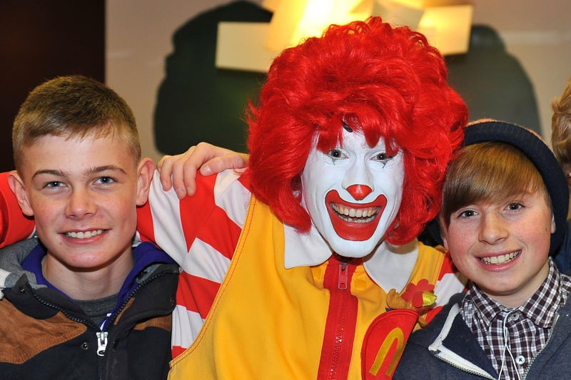 Ronald McDonald chatting at the Marina restaurant in Hartlepool with Jackson Waller, William Kidd and Cameron Hornsey. Remember this from 2013?