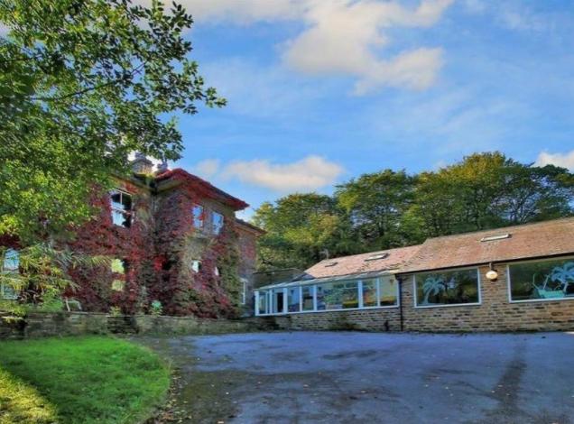 The house offers spacious accommodation and is perfectly located on one of the most sought-after private roads in Farsley.