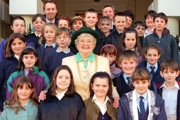Children from Finningley Church of England School visited the Mayor at the Mansion house in 1997.