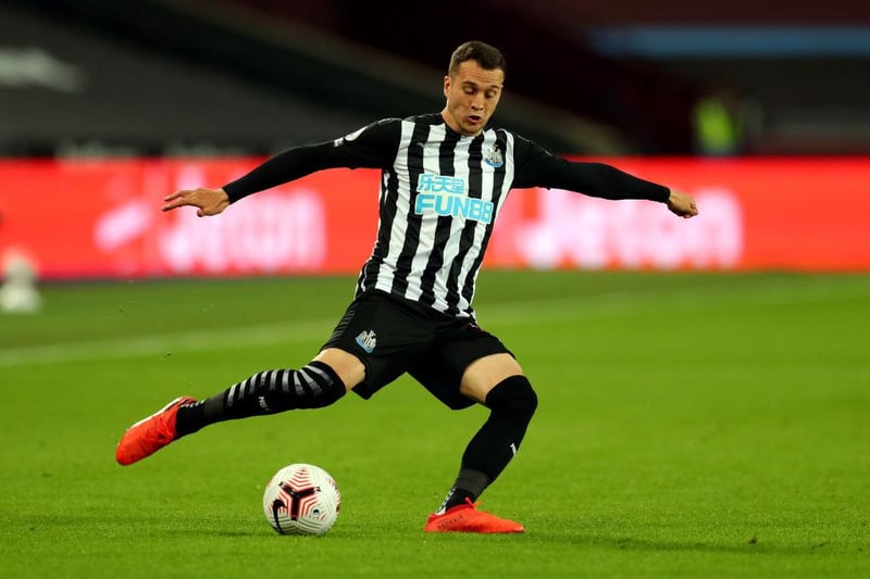 Newcastle’s adoption of a 5-3-2 formation has meant there is no obvious place for Manquillo in the starting eleven. Despite being first-choice under Rafa Benitez, Manquillo now seemingly is second choice behind Jacob Murphy, maybe even third when you add Emil Krafth into the mix. There’s no obvious route out of Newcastle for the Spaniard but it’s not hard to imagine the full-back being dissatisfied with the lack of minutes he is getting on the field.
(Photo by Catherine Ivill/Getty Images)