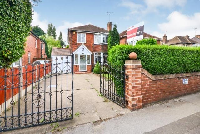 This three bedroom detached house has a sunroom, utility and kitchen diner. Marketed by Bairstow Eves, 01623 355729.