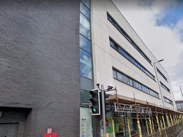 Number of registered patients: 21,134. Address: Wellwynd Practice, Airdrie Community Health Centre, 88 Graham Street, Airdrie, ML6 6DB