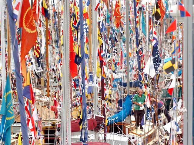 IFOS 2005 in glorious colour. Picture: Malcolm Wells 053125-200