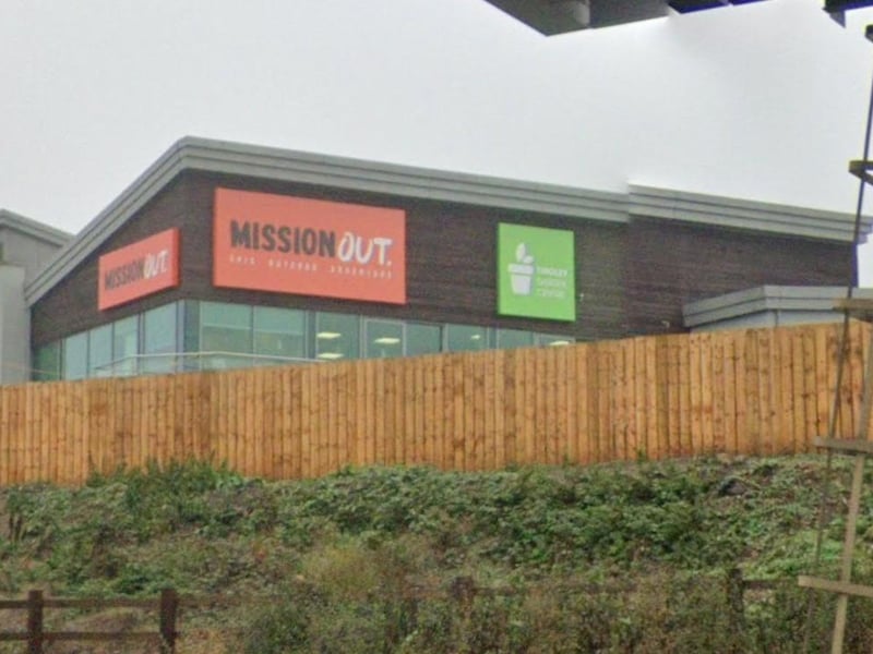 A massive local favourite for a complete day out. Readers suggest heading here to browse a spectacular selection of indoor and outdoor plants, followed by a top-tier lunch at their popular on-site restaurant. 📍 Thorpe Lane, Tingley, Accent, WF3 1SL