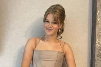 Lisa Newton said: "My daughter Y13 prom DHFS. She looked amazing."