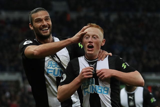 Everton are keeping tabs on Newcastle United midfielder Matty Longstaff and could secure him for a nominal fee of about £400,000 amid his contract uncertainty. (Football Insider)