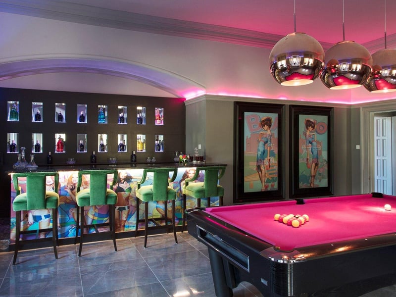 Billiard room.