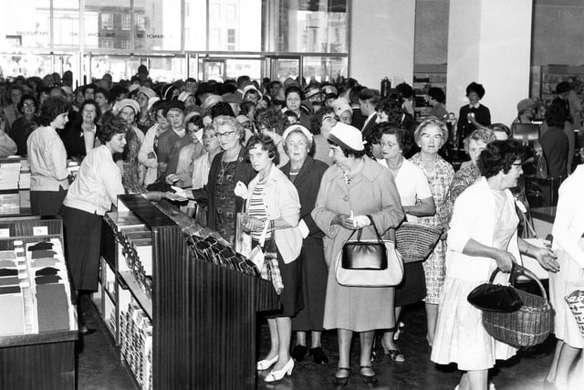 Cole Brothers, new store, Barkers Pool, Sheffield, 1963 - opening day crowds in cafe